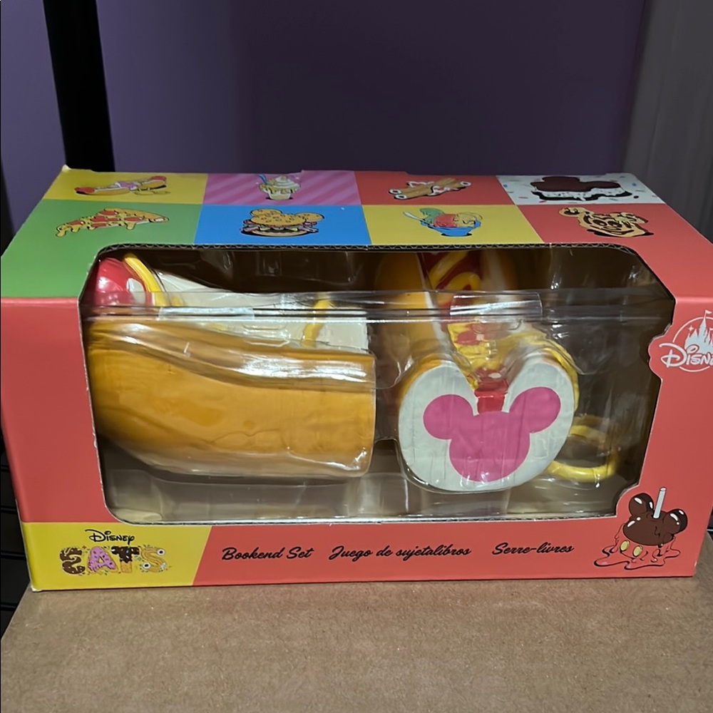 Disney Eats Hotdog Bookend set